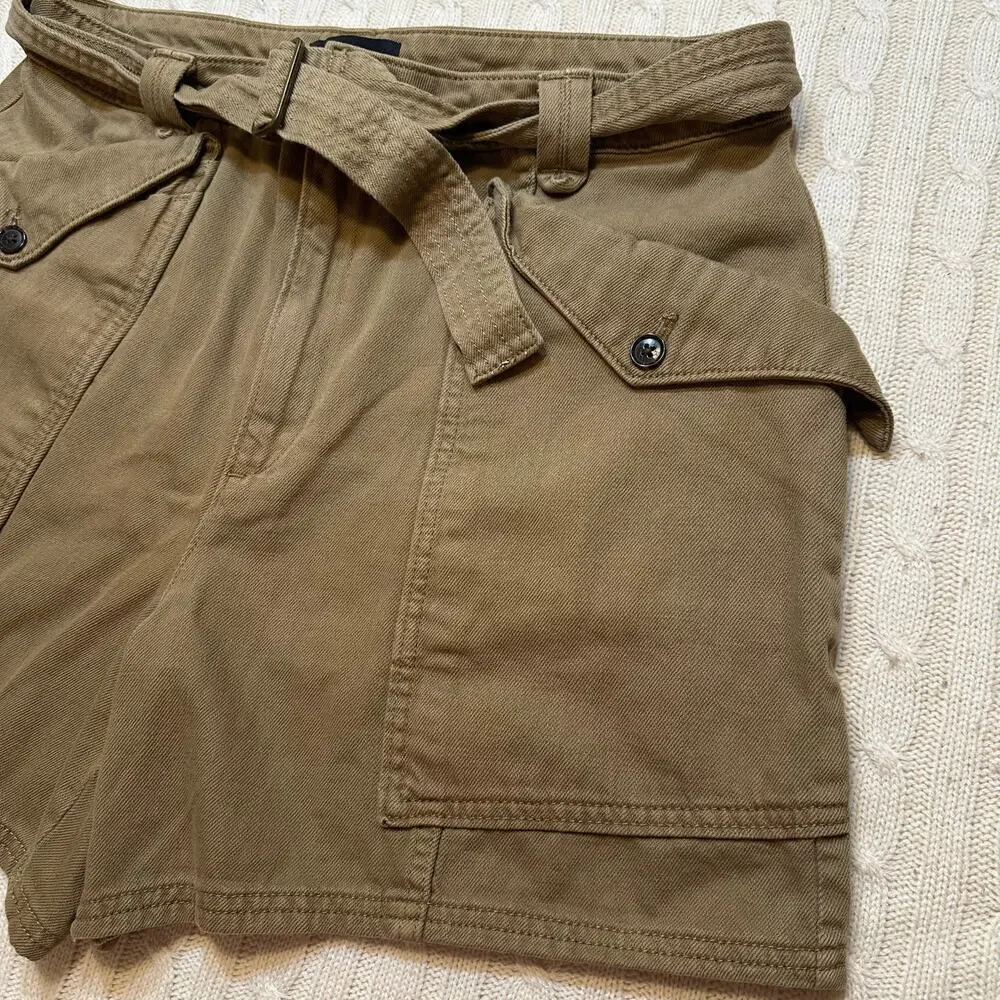 Banana Republic Belted Chino Shorts sz 12 100% cotton Shorts